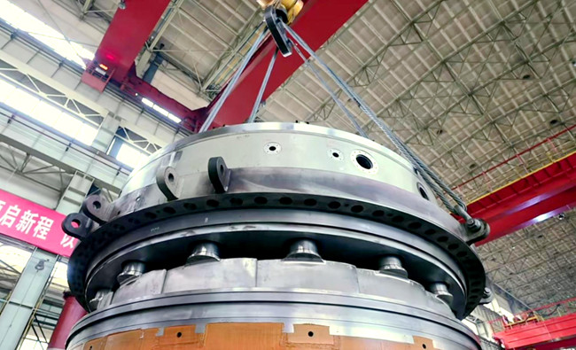 水轮机装配现场。受访者供图