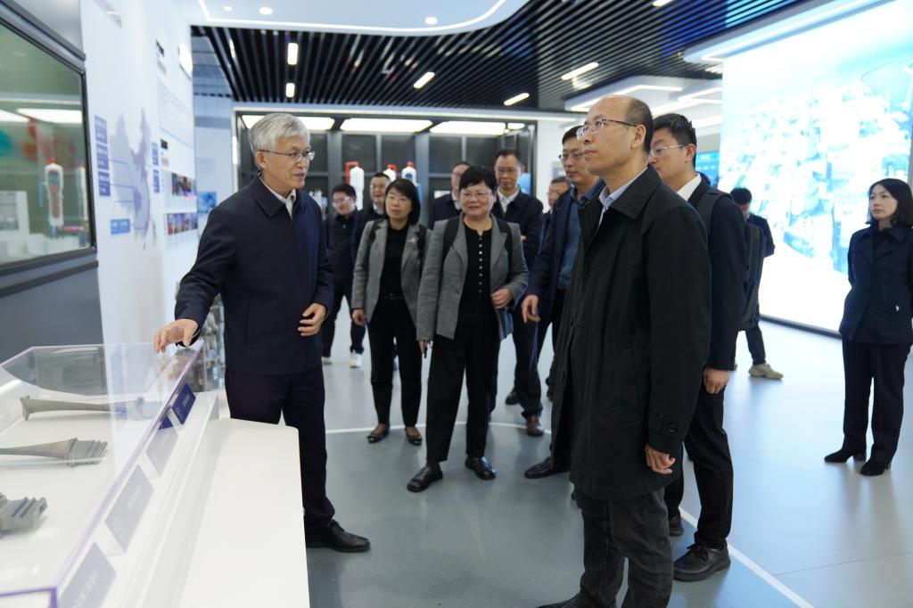 B8874968B3644E19062D6C89027_27A4F4FA_14164